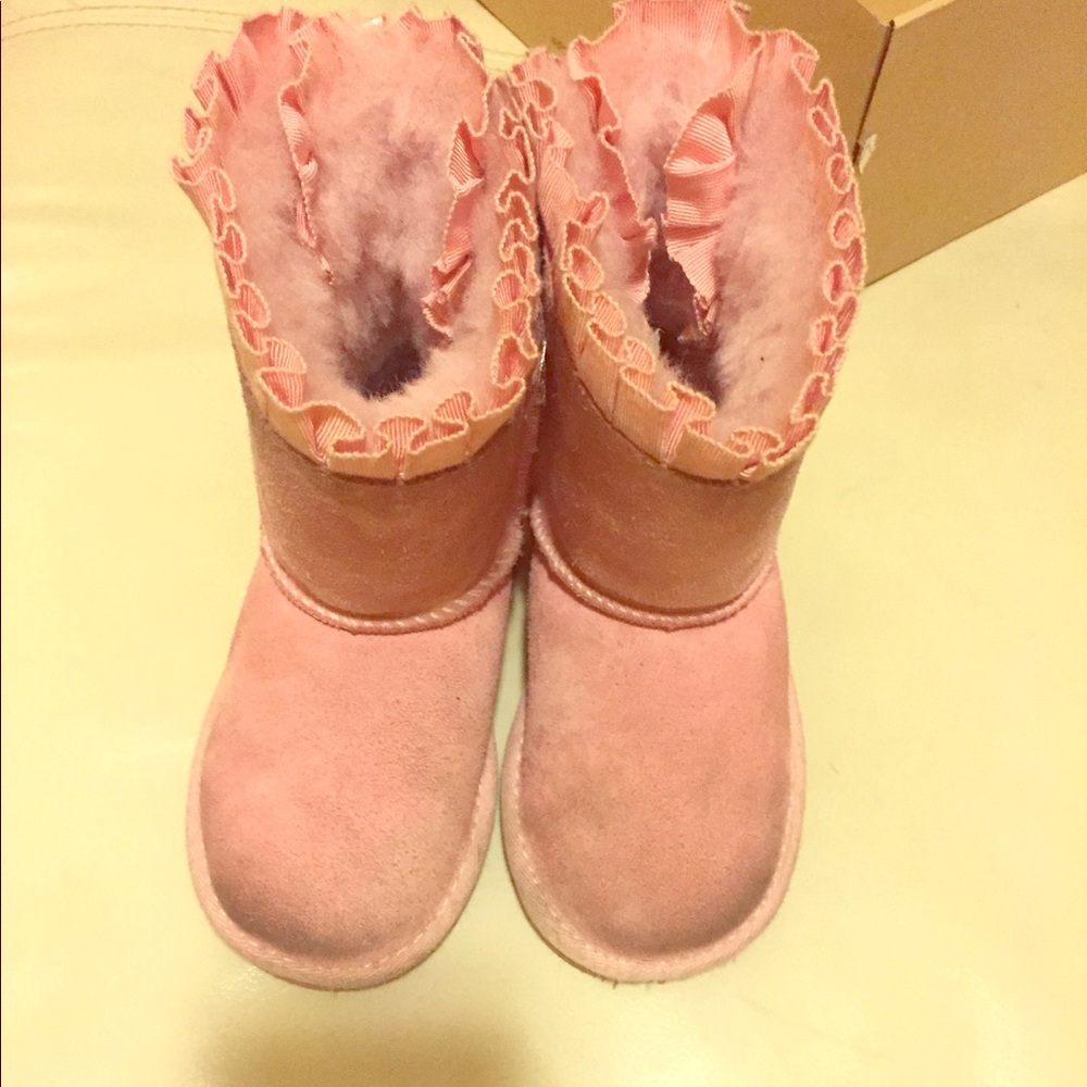Light Pink Uggs 8T
